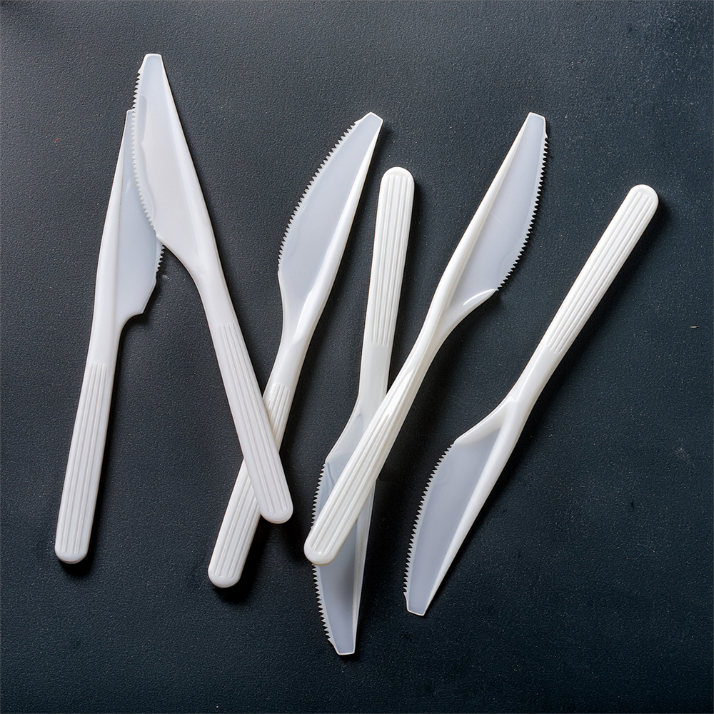 Reusable Plastic Knife White 100s